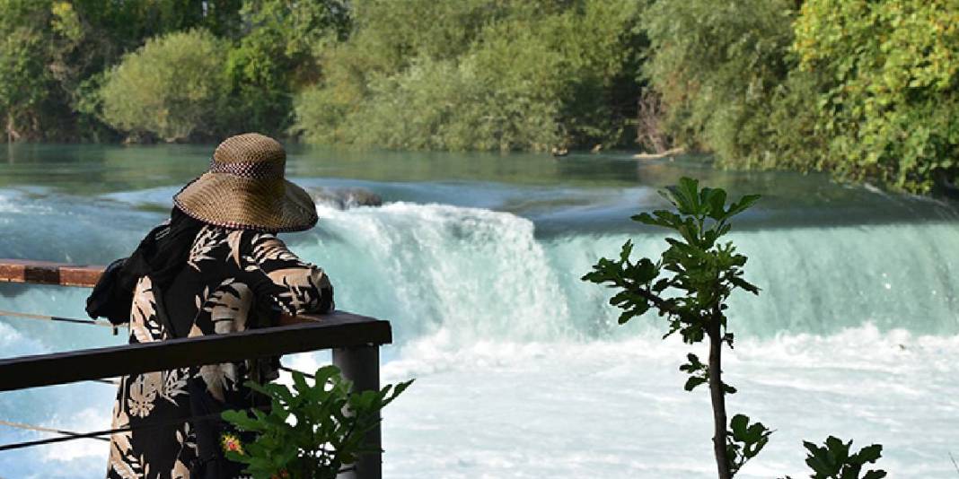 Yabancılar görmek için kilometrelerce yol kat ediyorlar! Güzelliğiyle büyülüyor: Özellikle yazın ziyaretçi akın ediyor 1